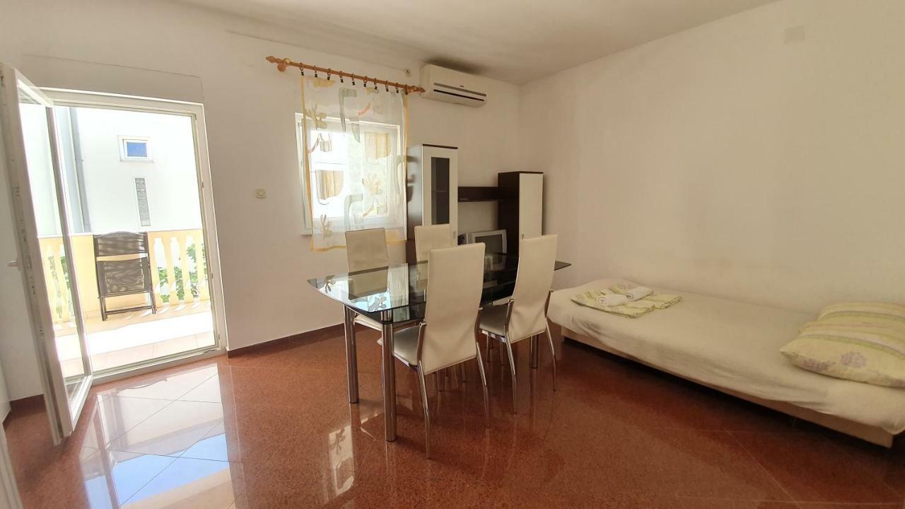 Apartments Mislav Novalja Exterior foto